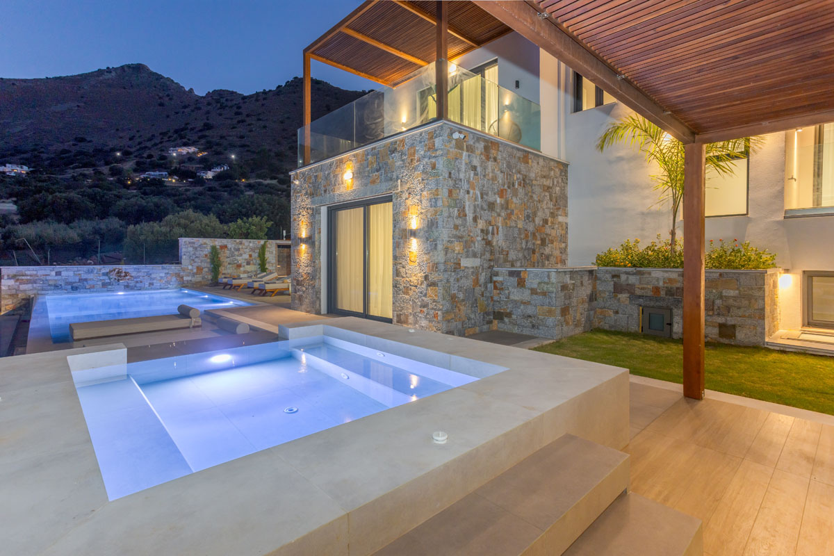 Zeus Luxury Villas